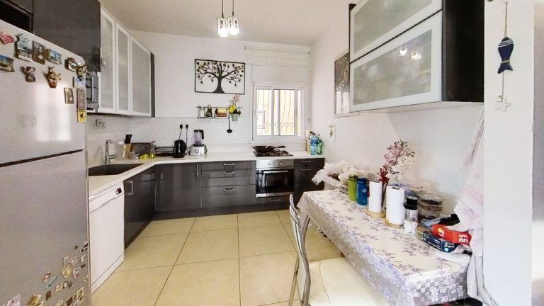 105-11-Kitchen-scaled